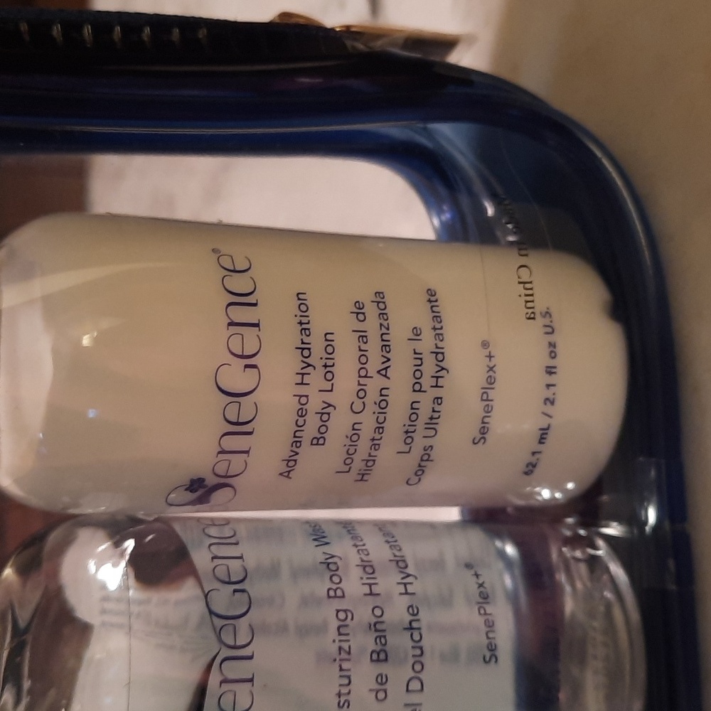 UNUSED.  SeneGence Travel Set - Picture 2 of 4